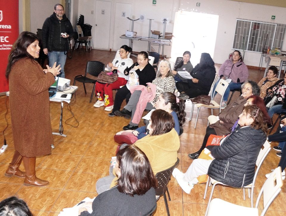 Continúa Curso Básico de Administración y Gestión de Negocios para Emprendedoras del Sector La Antena