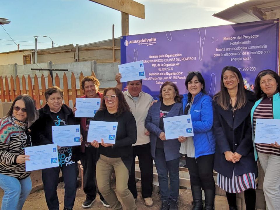 Vecinos de El Romero cocinan con energía solar y desarrollan economía circular con apoyo de Aguas del Valle