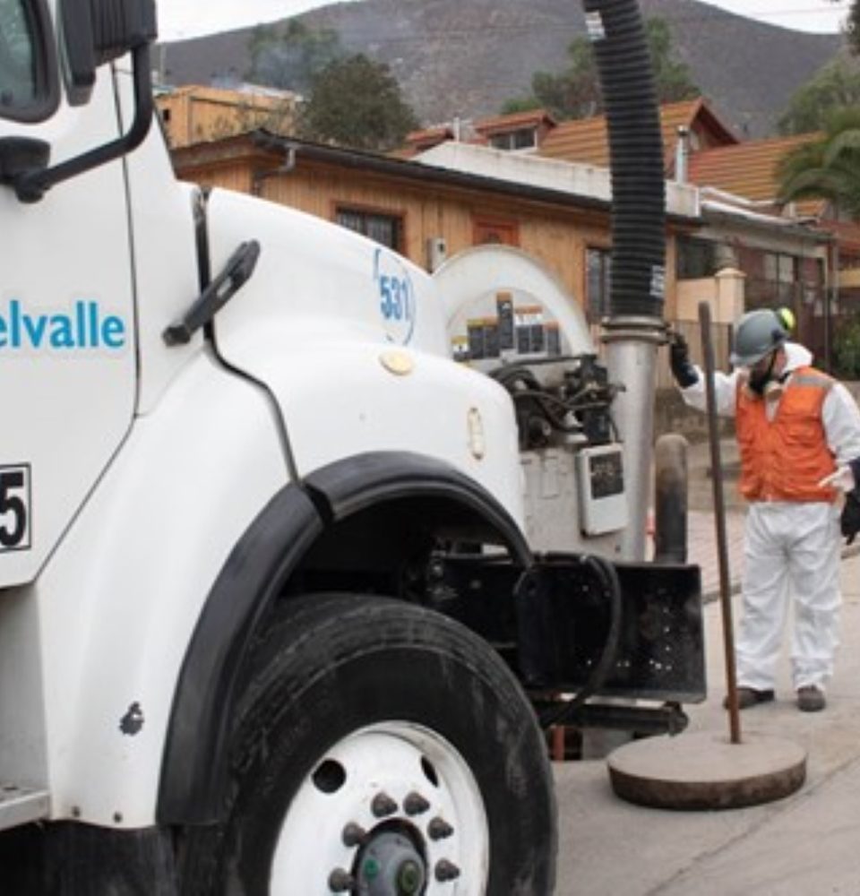 Equipos de Aguas del Valle en alerta preventiva por nuevo sistema frontal en la región